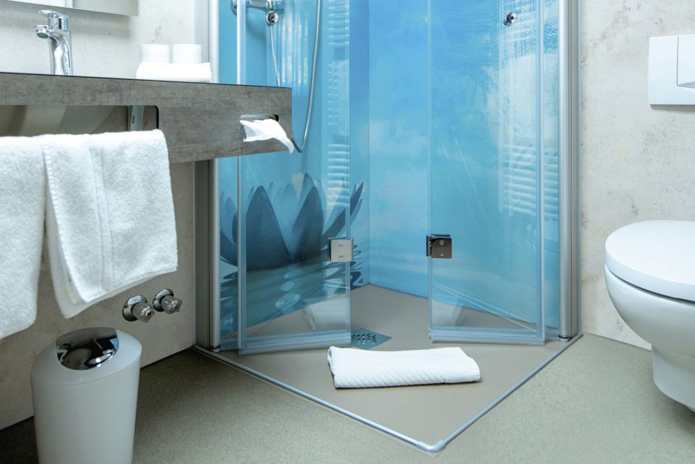 Teilsanierung von Bädern zur Schaffung von Barrierefreiheit Teilsanierung von Bädern zur Schaffung von Barrierefreiheit